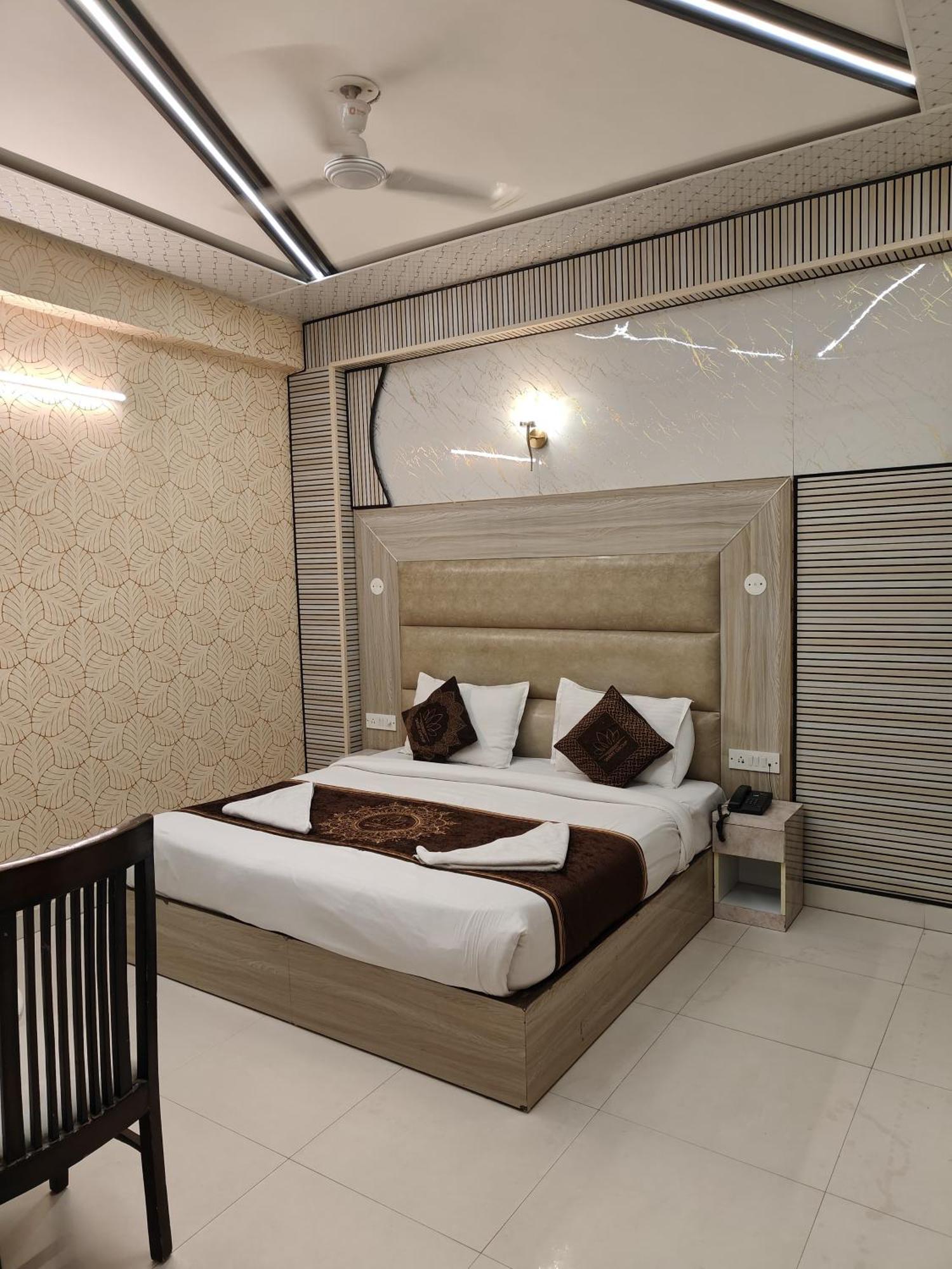 Hotel Smart Plaza Νέο Δελχί Εξωτερικό φωτογραφία