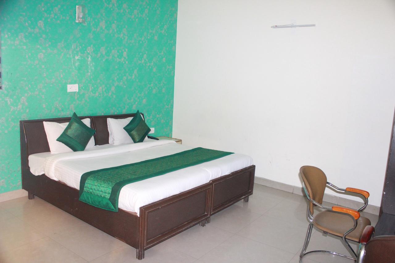Hotel Smart Plaza Νέο Δελχί Εξωτερικό φωτογραφία