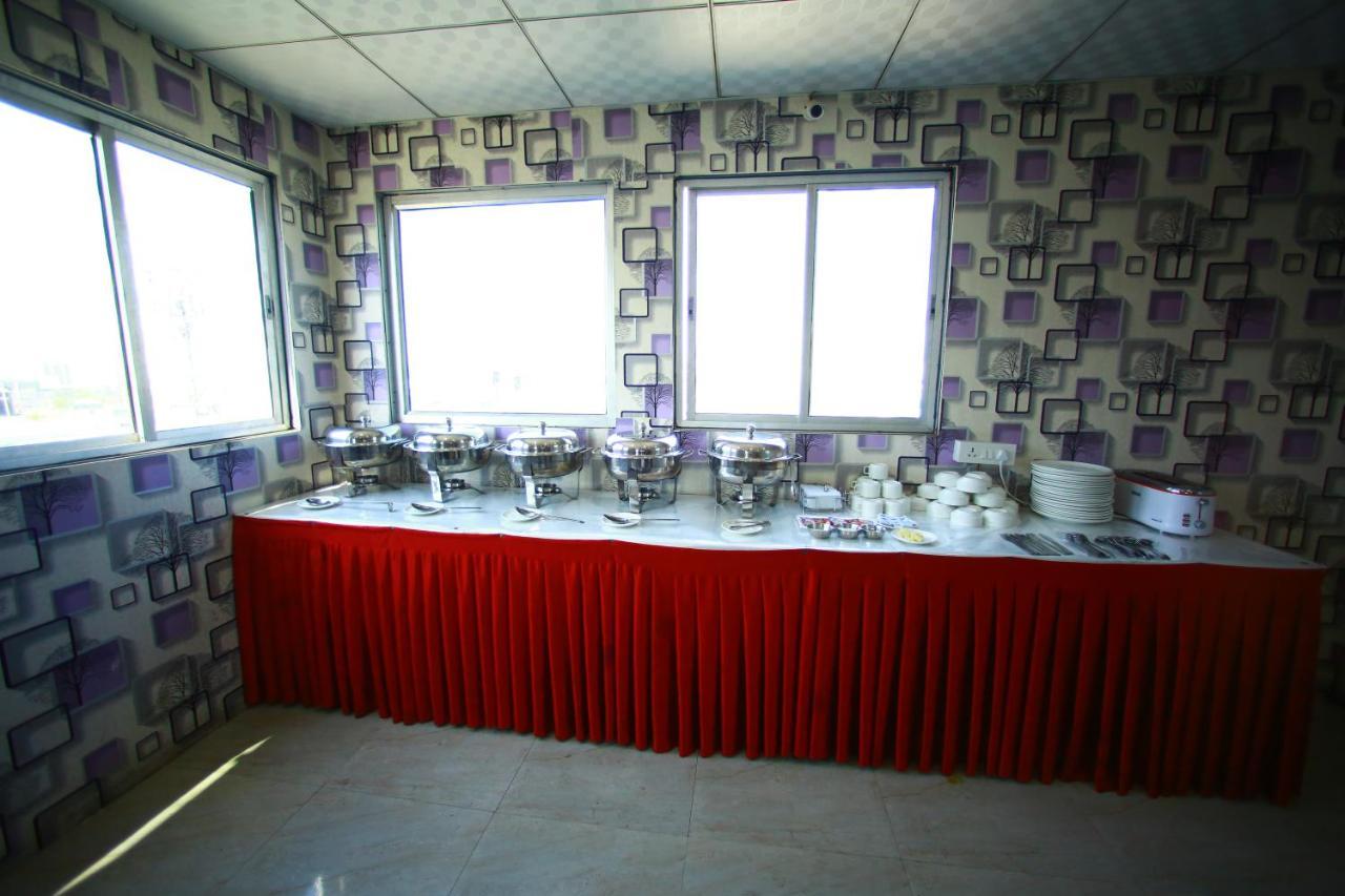 Hotel Smart Plaza Νέο Δελχί Εξωτερικό φωτογραφία