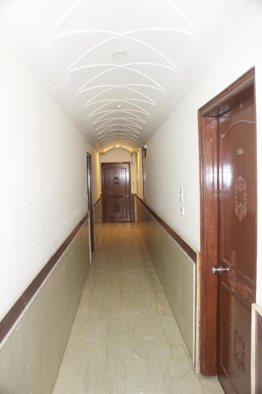 Hotel Smart Plaza Νέο Δελχί Εξωτερικό φωτογραφία