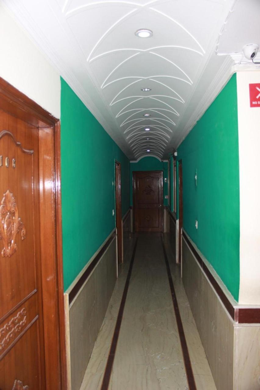Hotel Smart Plaza Νέο Δελχί Εξωτερικό φωτογραφία